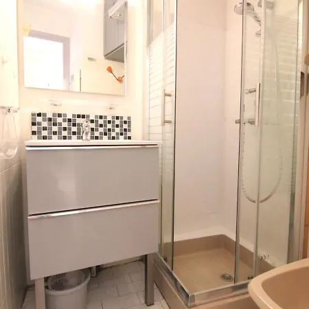 Confortable Pour 4, A 50m Des Pistes Et Proche Commodites - L'alpe D'huez - Fr-1-405-205 * Huez