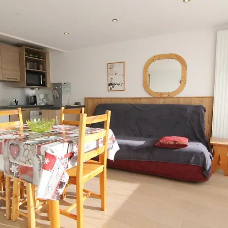 Confortable Pour 4, A 50m Des Pistes Et Proche Commodites - L'alpe D'huez - Fr-1-405-205 Apartment Huez